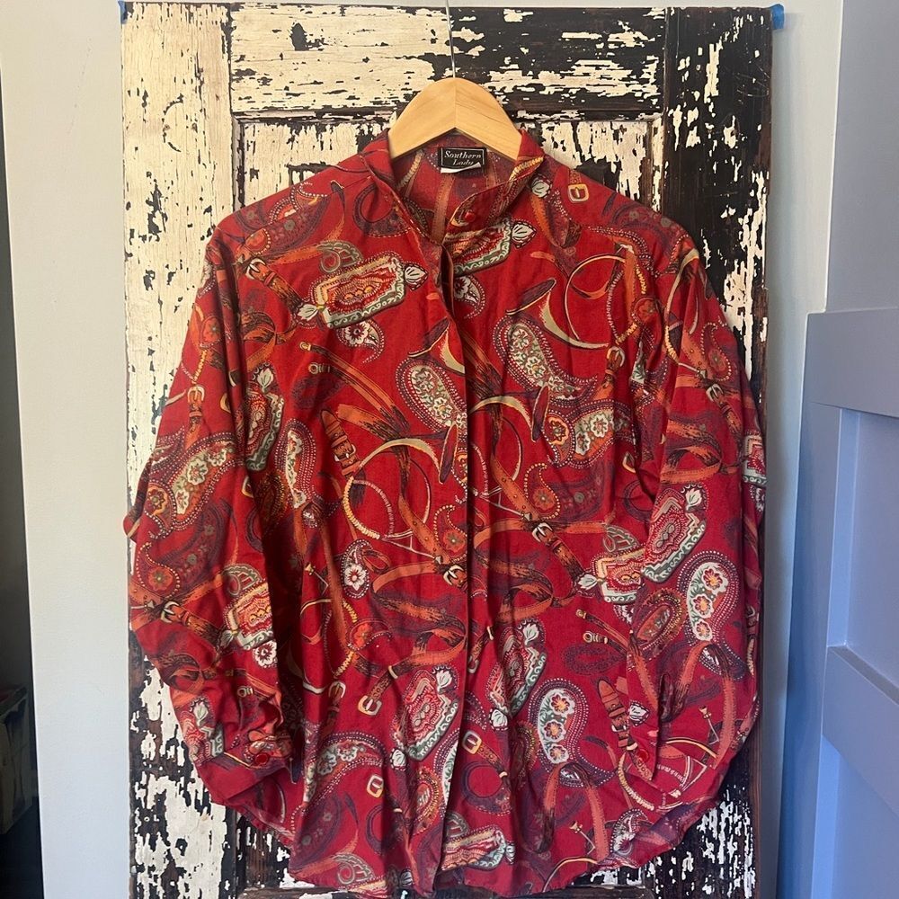 Southern Lady equestrian horse Red Paisley Casual Button Down Shirt. Women’s 7/8